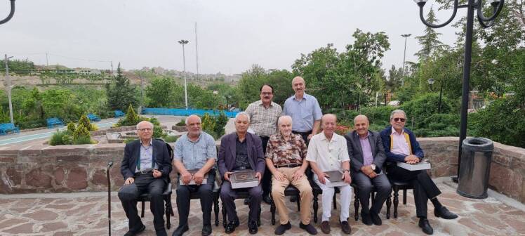 تقدیر از پیشکسوتان